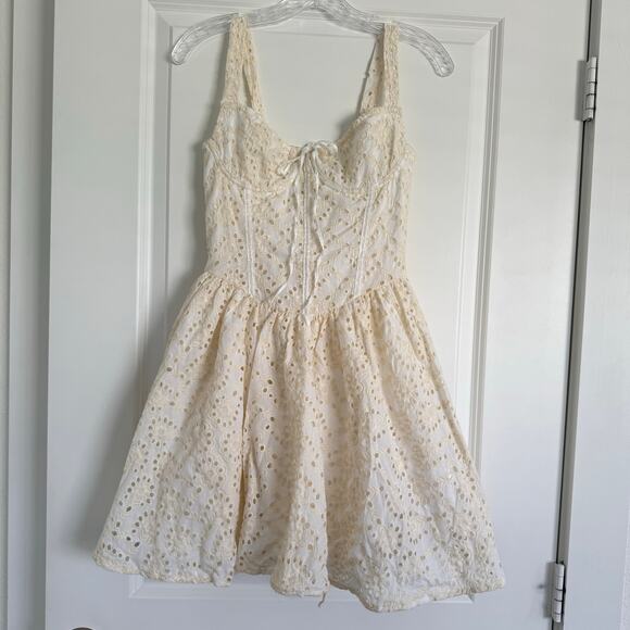 Revolve by Agua Bendita Spring Ivory Shan Eyelet Dress Size S NWT - Picture 4 of 11